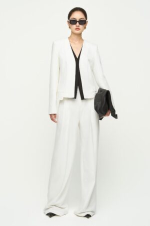 Cropped-Long-Sleeved-Twill-Crepe-Blazer-Hobb-alleiz-9