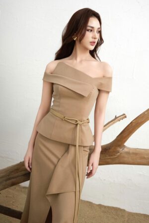 Slit-Asymmetric-Khaki-Ankle-Length-Skirt-DeNio-alleiz-2