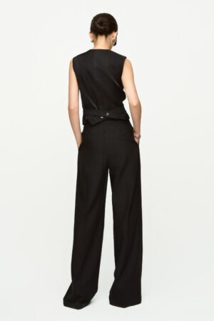 Straight-Scoop-Neck-Twill-Vest-Hobb-alleiz-13