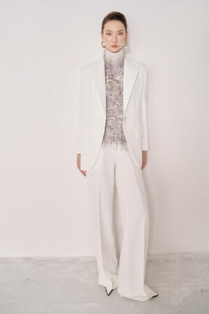 Straight-High-Neck-Faux-Fur-Top-White-Plan-alleiz